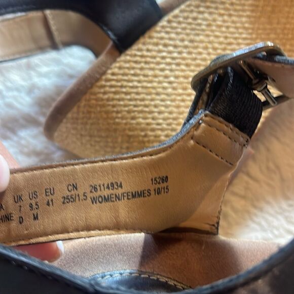 Clark artisan wedge sandals size 9 1/2 - Picture 8 of 9